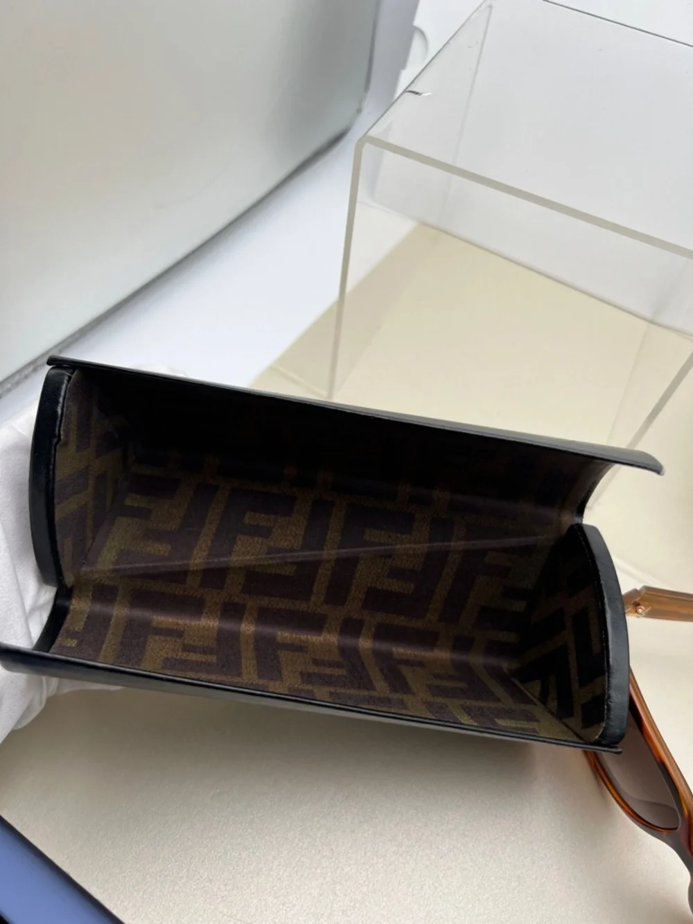 FENDI Tortoiseshell Oversized Women's Sunglasses Zucca FF Logo Brown Lenses - Picture 13 of 17
